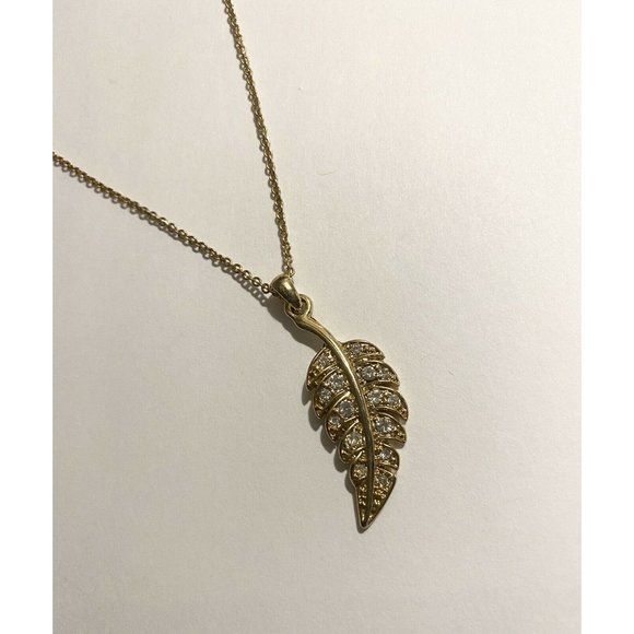 Vintage Avon 1980s Gold Tone Feather Pendant With Chain - Picture 1 of 2